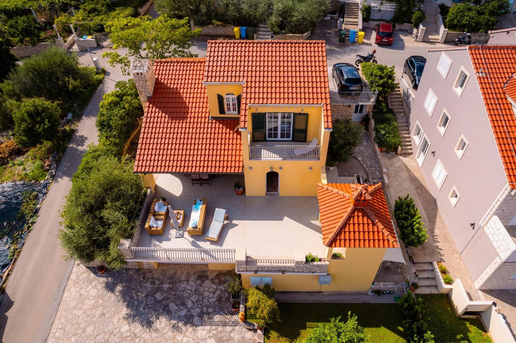 House 4 You Lumbarda Buitenkant foto