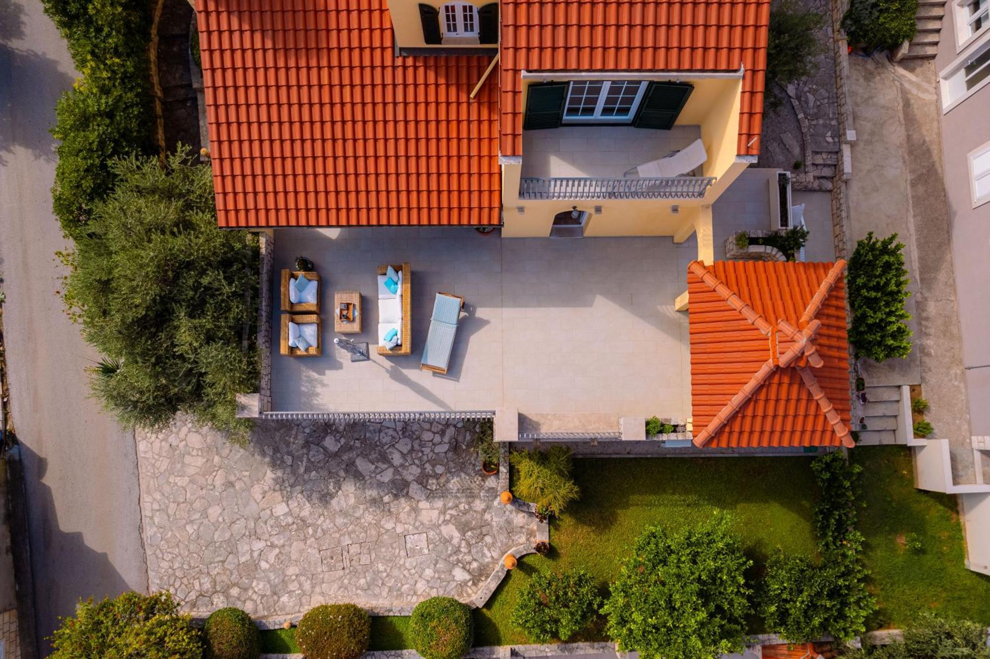 House 4 You Lumbarda Buitenkant foto