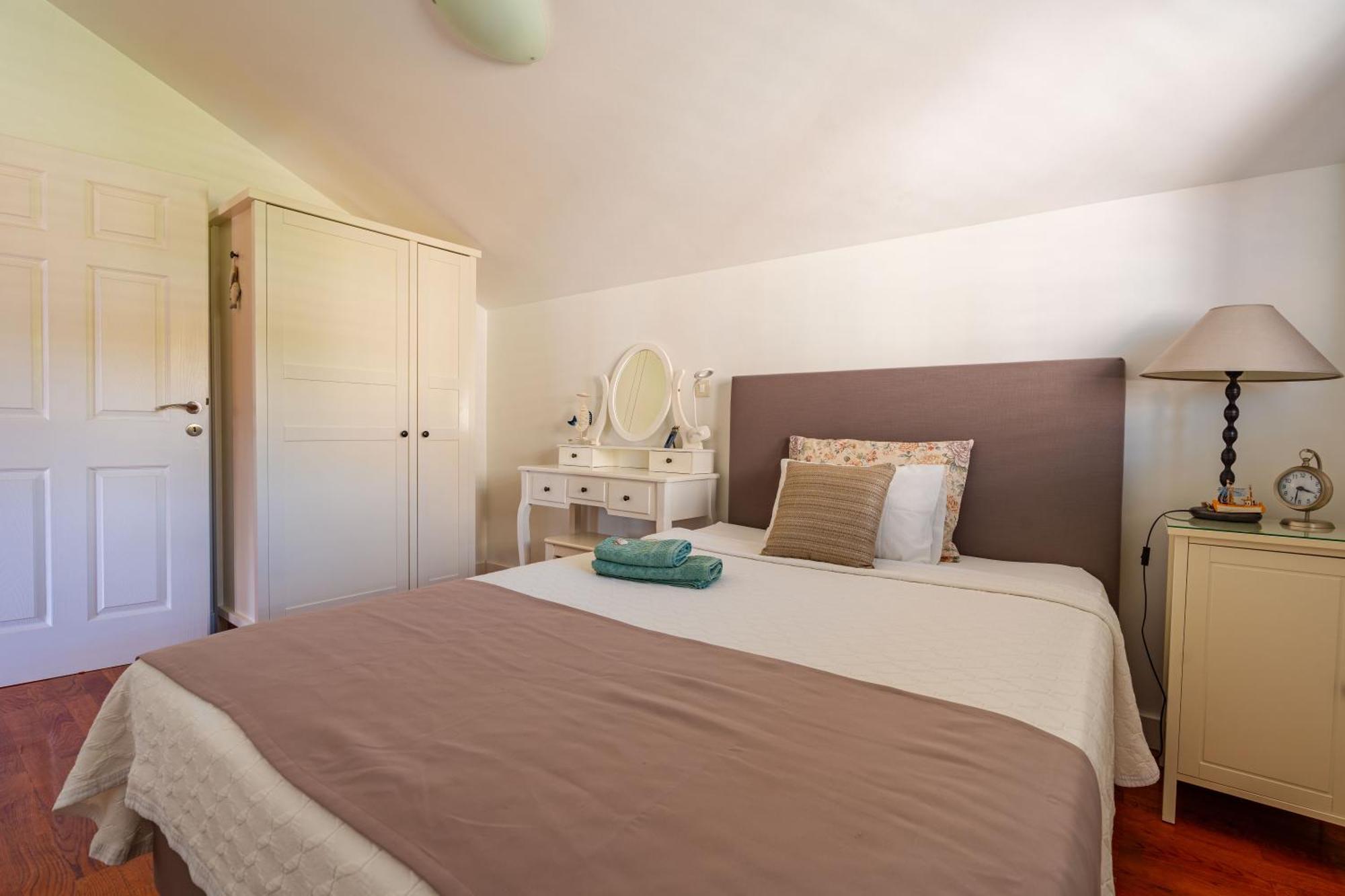 House 4 You Lumbarda Buitenkant foto