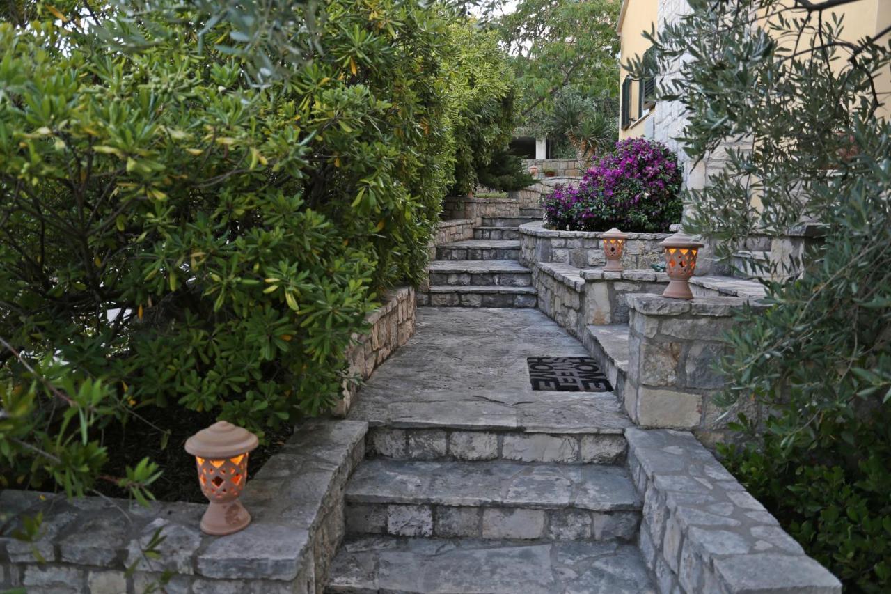 House 4 You Lumbarda Buitenkant foto
